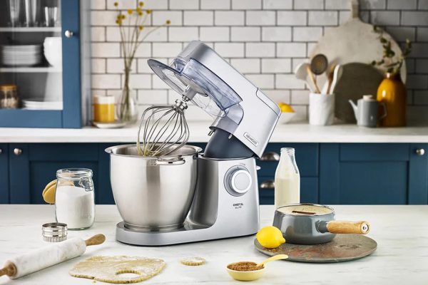 Nowoczesne kuchenne must-have: rekomendacje kompaktowych mikserów i robotów kuchennych